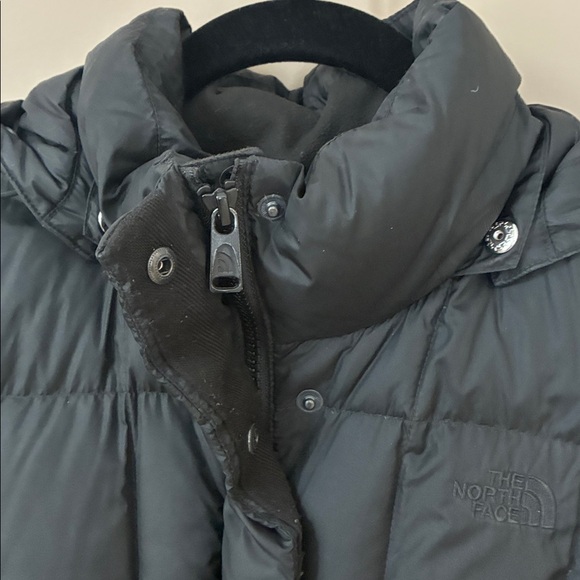 The North Face long puffer coat Women’s size small - Picture 3 of 6